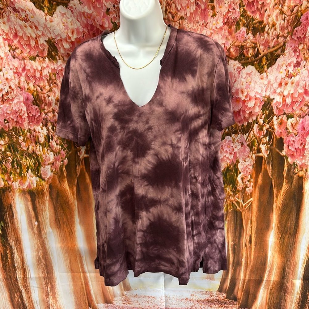 ☀️ Victoria’s Secret PINK Burgundy & Mauve Tie Dye V-Neck T-Shirt Size Small